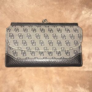 Dooney & Burke wallet